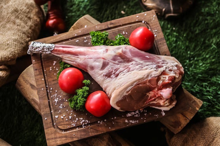 daging kambing darah tinggi, bunda muda pola makan sehat, hipertensi dan makanan, makanan penyebab tekanan darah tinggi, cara aman makan daging kambing, pola makan ibu hamil, kesehatan keluarga muda